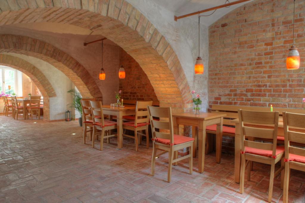 Hotel Gutshaus Parin - Bio- Und Gesundheitshotel Moor-Rolofshagen ภายนอก รูปภาพ